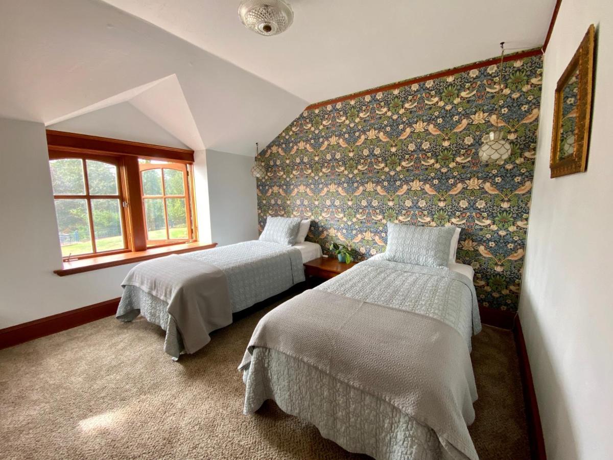 Mount Tom House Bed and Breakfast Harrisburg Eksteriør billede